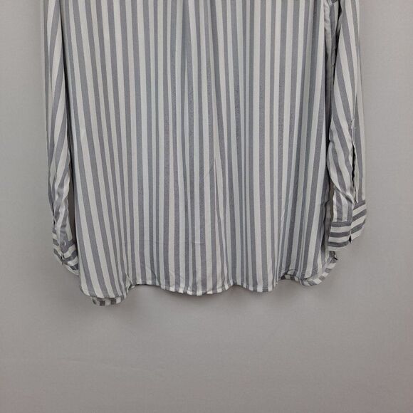 Old Navy Ladies Blouse NWT - Picture 8 of 10